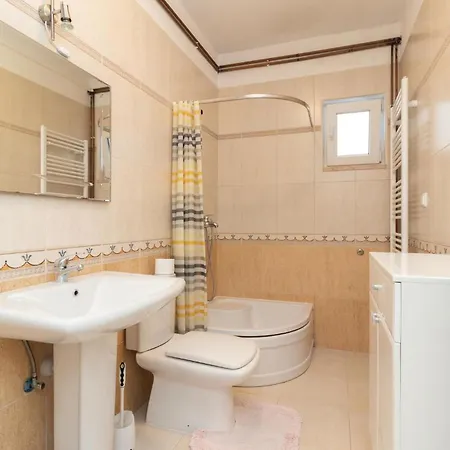 아파트 6 자다르