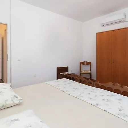 아파트 1 Bedroom Stunning In 자다르
