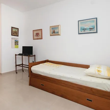 1 Bedroom Stunning In 자다르