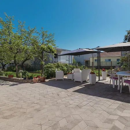 6 * Zadar